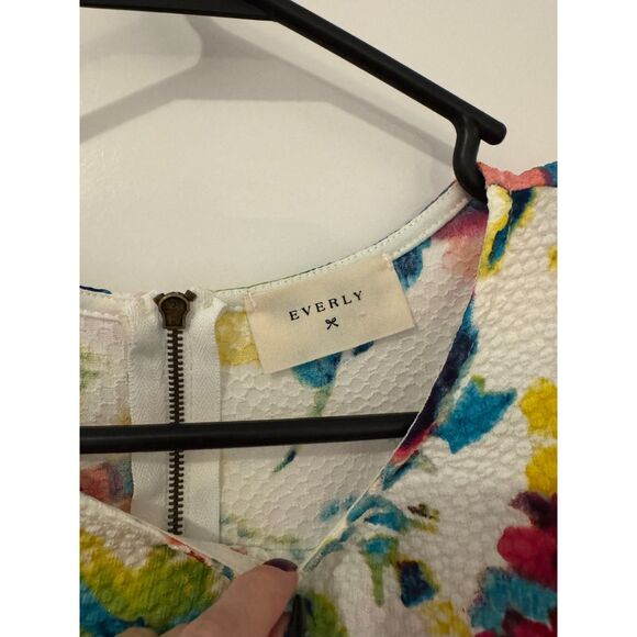 Everly Floral Top – Size M - Picture 4 of 5